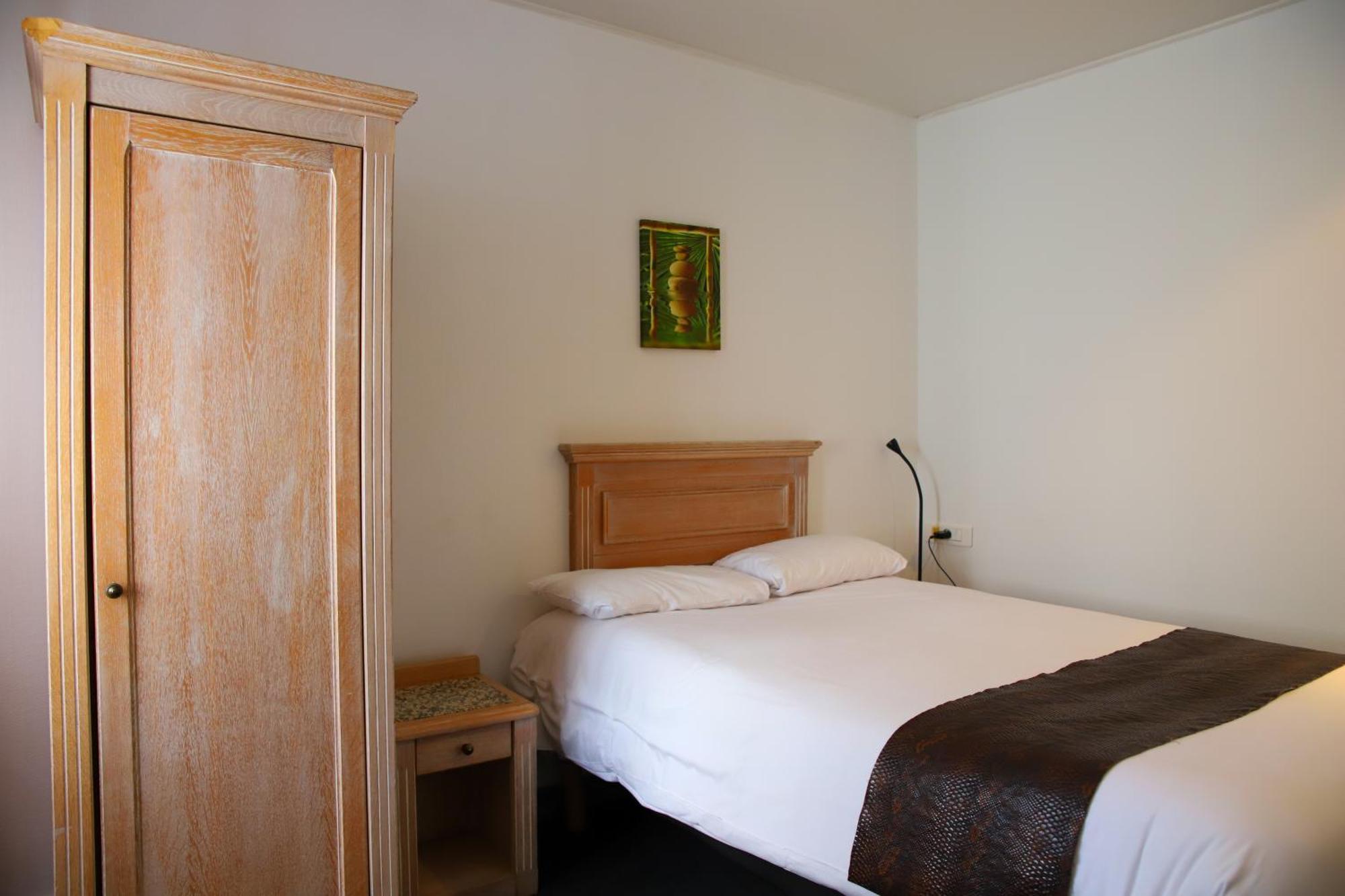 Brit Hotel Aux Sacres Reims, Centre Historique Ngoại thất bức ảnh