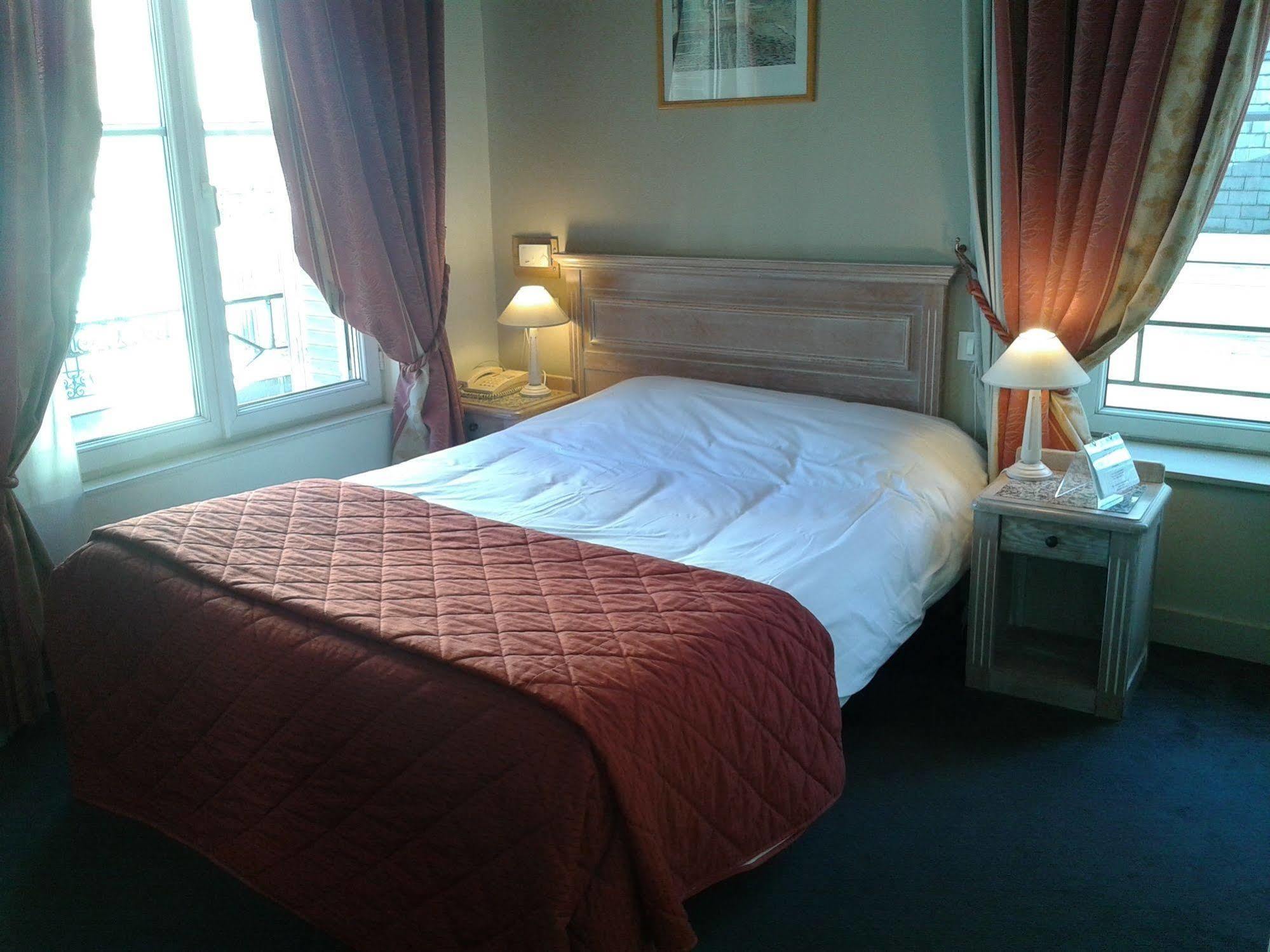 Brit Hotel Aux Sacres Reims, Centre Historique Ngoại thất bức ảnh