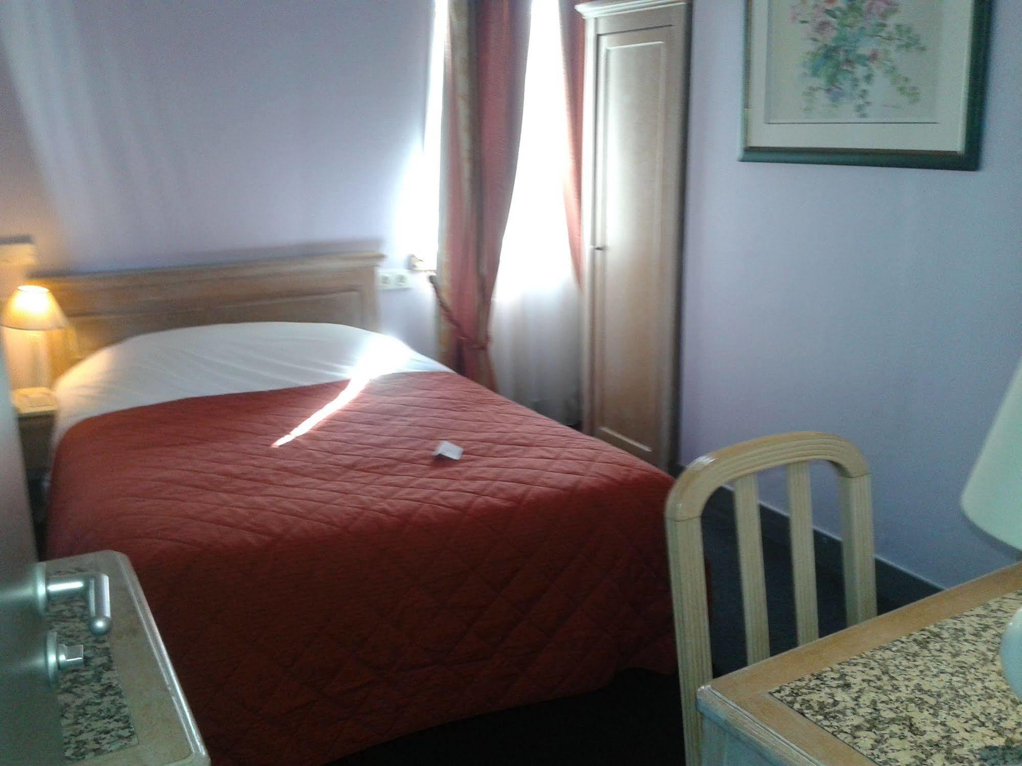Brit Hotel Aux Sacres Reims, Centre Historique Ngoại thất bức ảnh